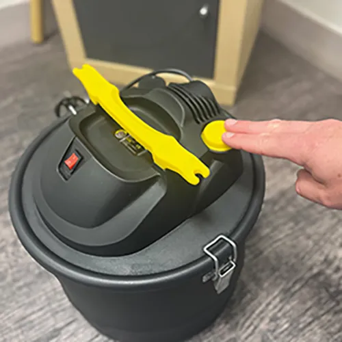 Ashes vacuum cleaner