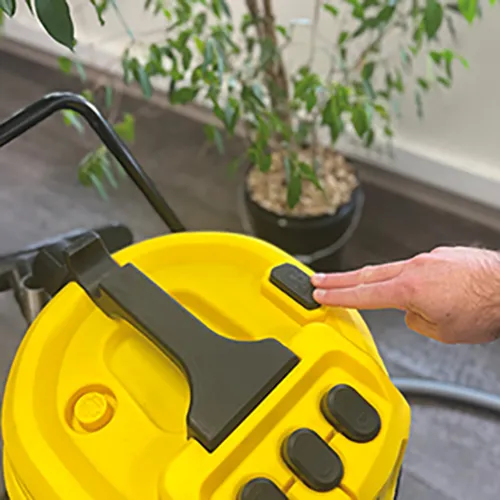 Wet and dry vacuum cleaner