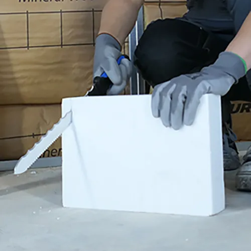 Knife for insulating materials