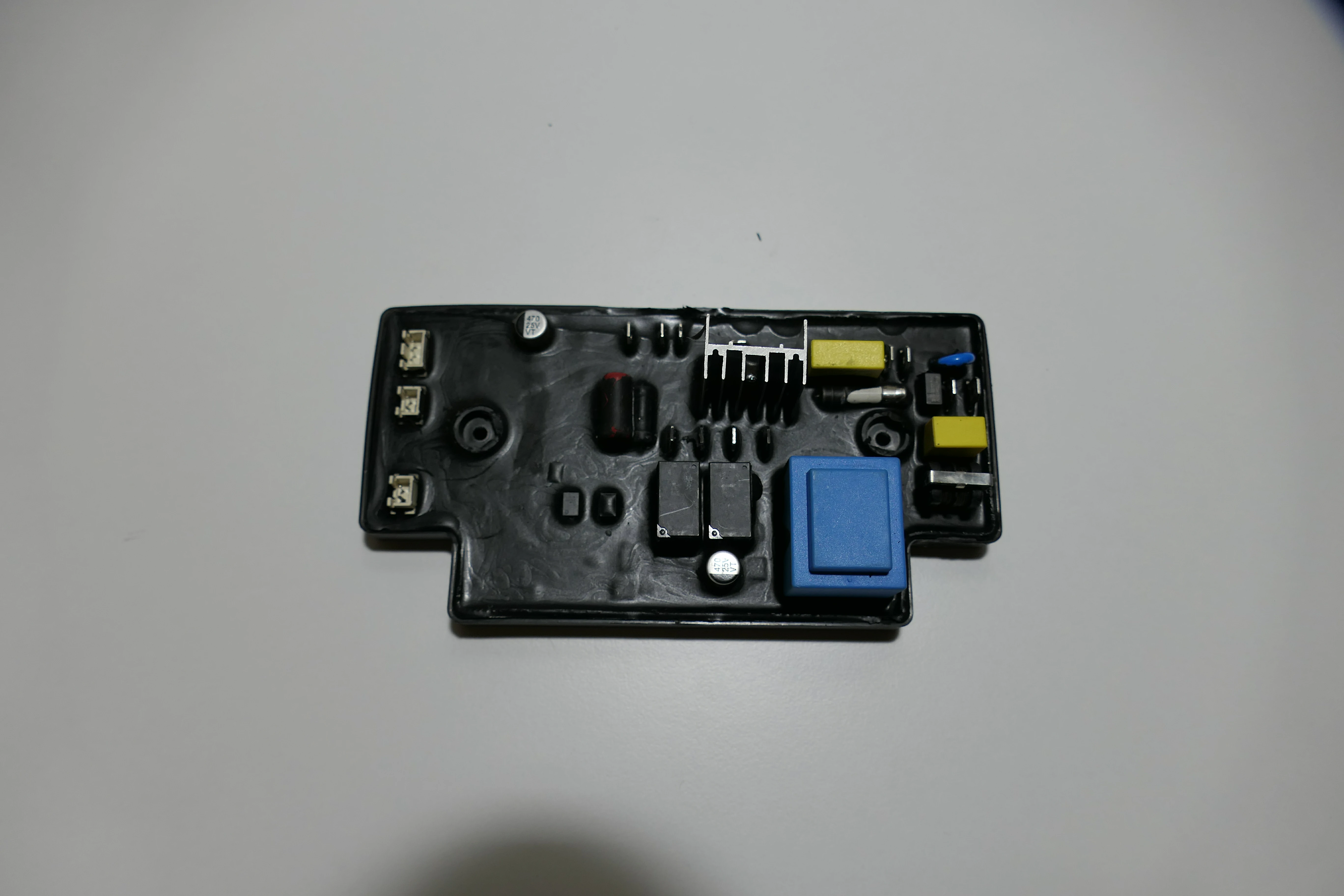 810121301B - CARTE ELECTRONIQUE