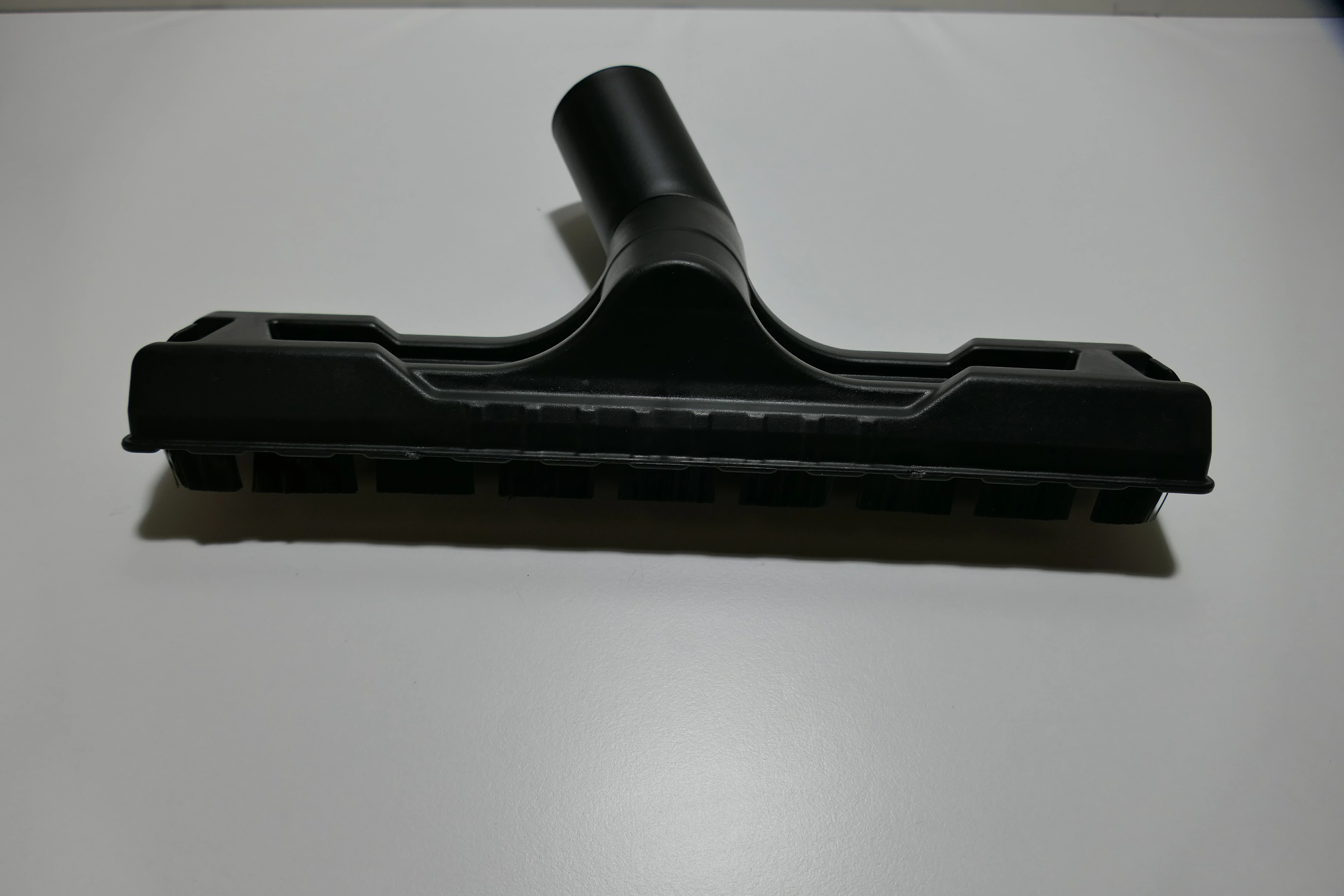 810121305B - BROSSE ARTICULE SOL