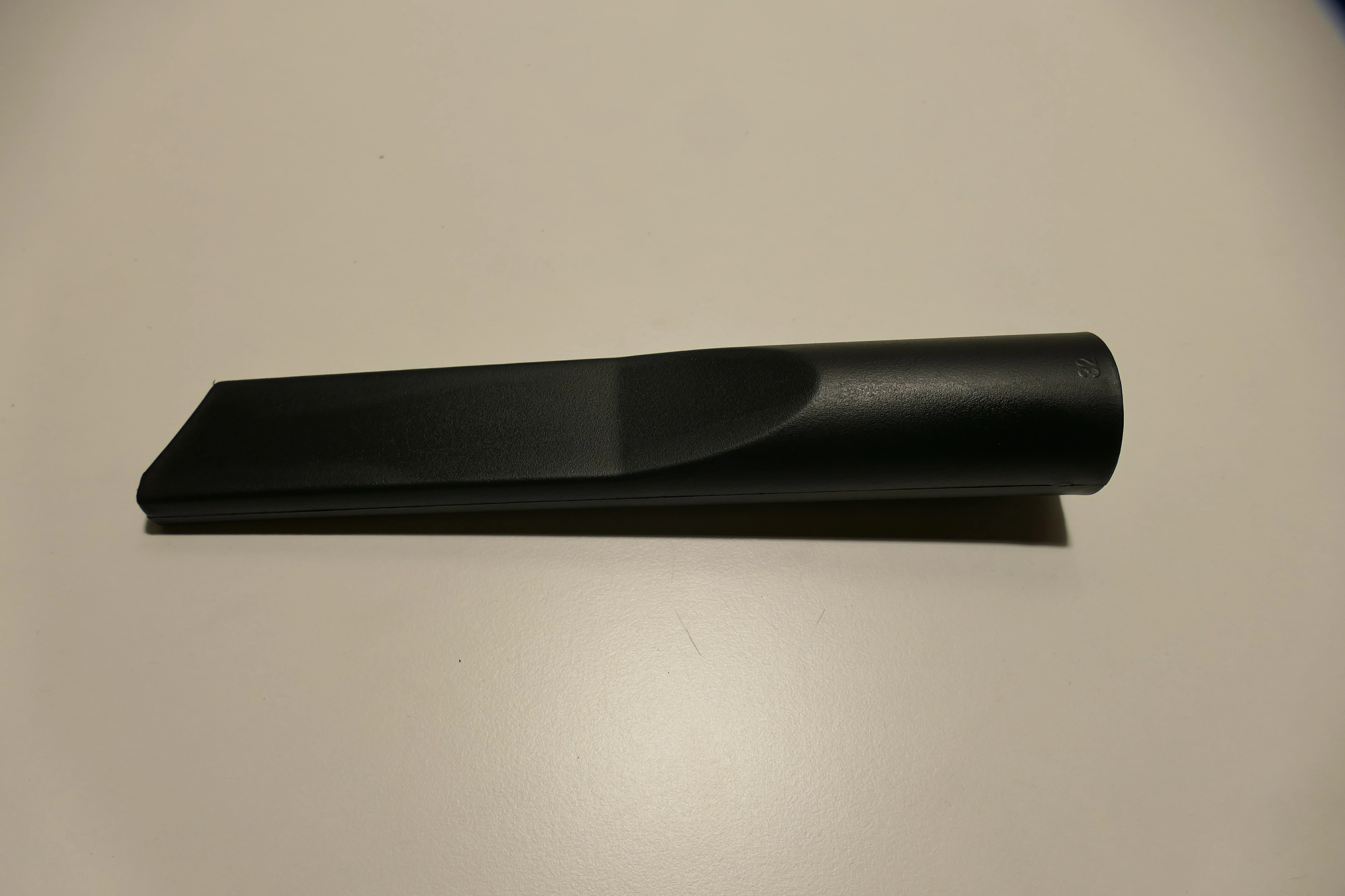 810123102 - EMBOUT ETROIT