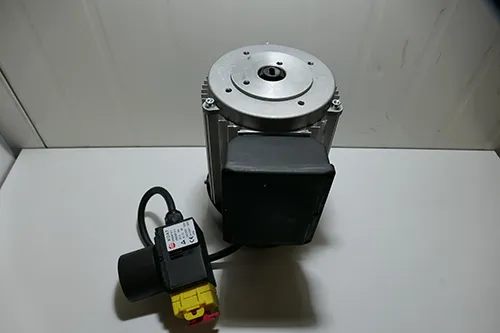 818203800C - MOTEUR